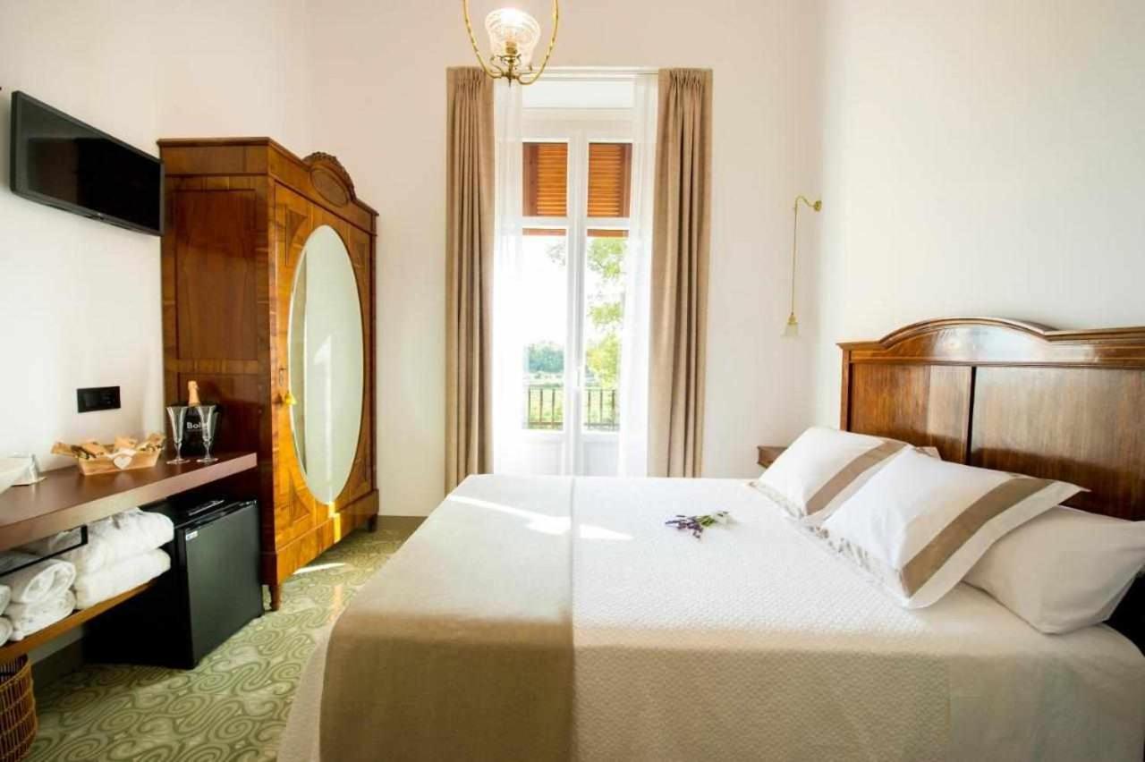 Bolet Casa Modernista Bed & Breakfast Castellvi de la Marca Bagian luar foto