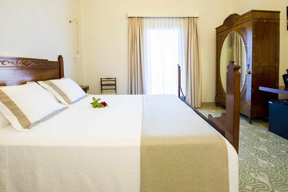 Bolet Casa Modernista Bed & Breakfast Castellvi de la Marca Bagian luar foto