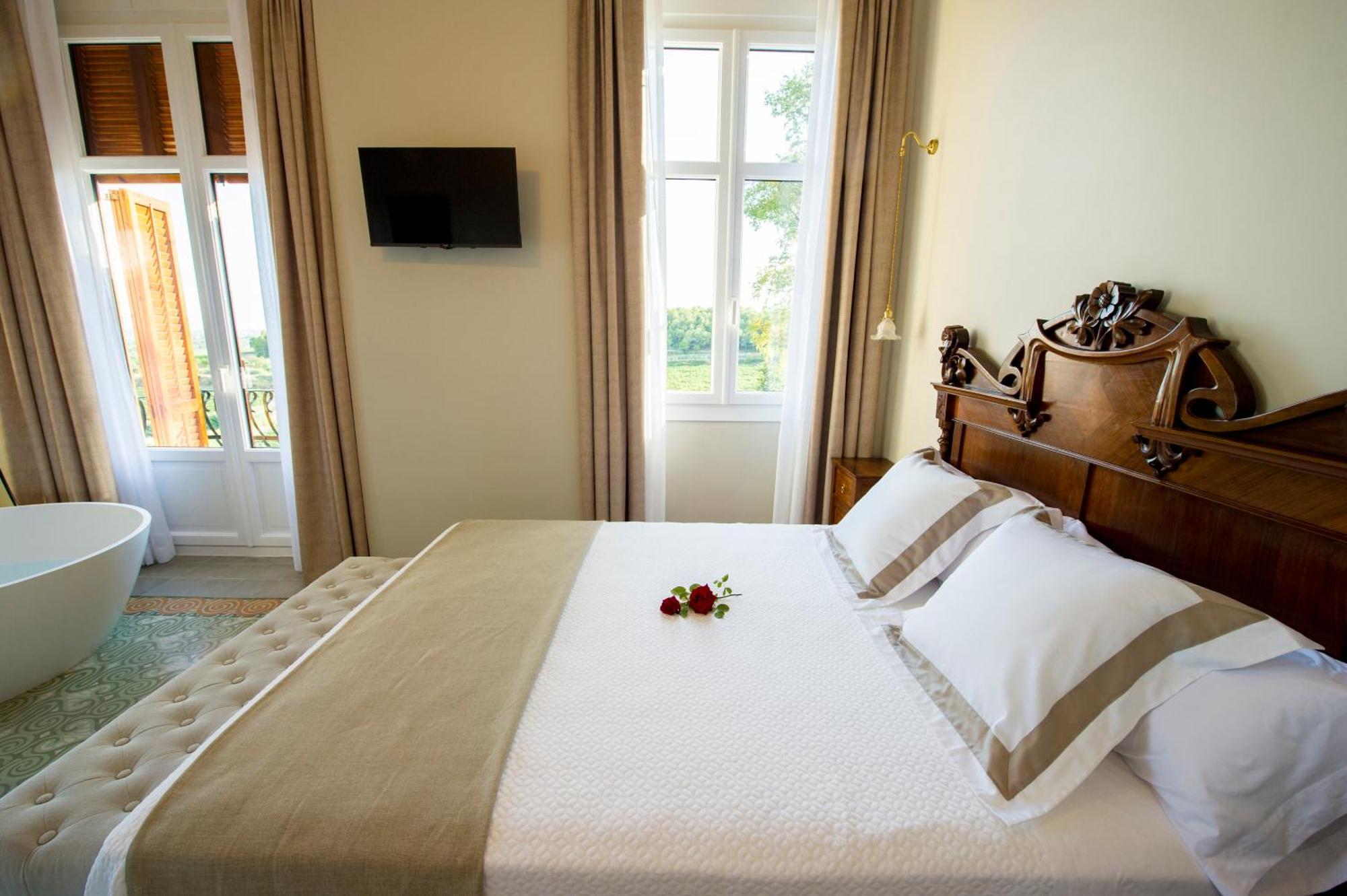 Bolet Casa Modernista Bed & Breakfast Castellvi de la Marca Bagian luar foto